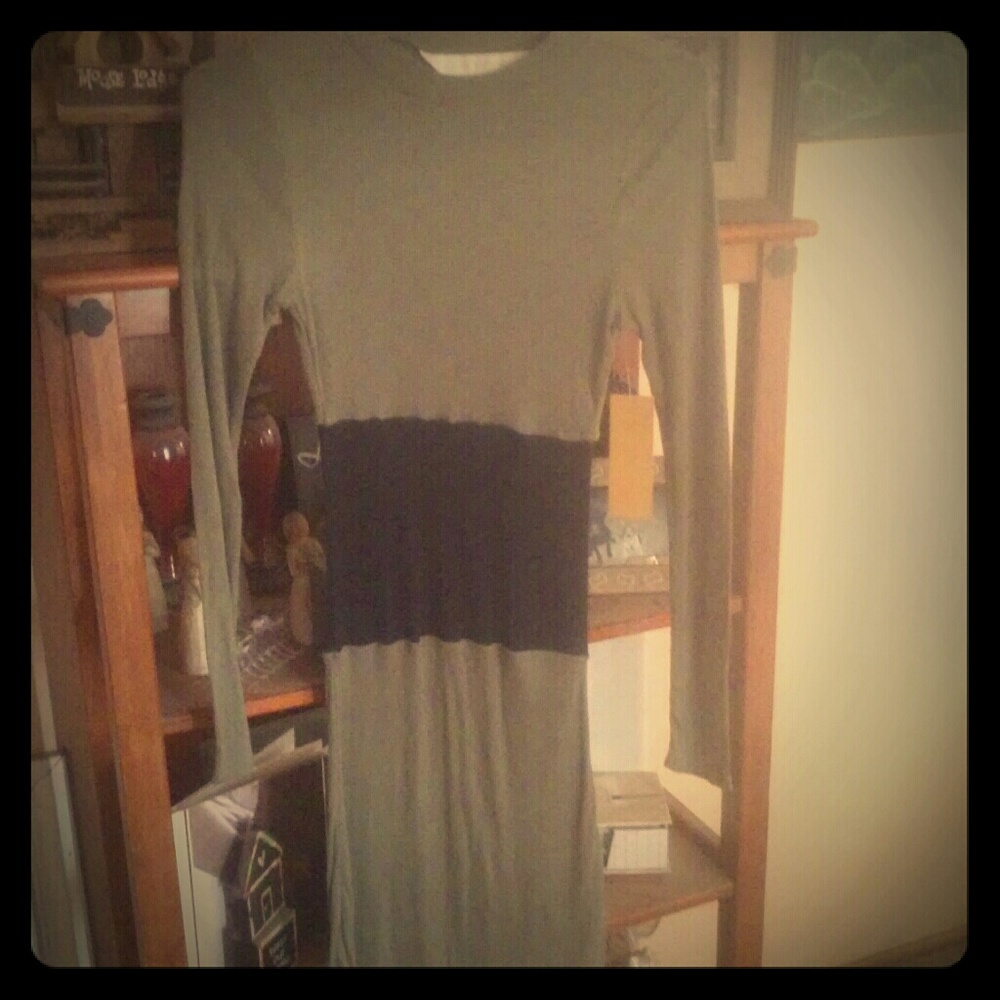 !!5/$25!!  NWT long sleeve dress